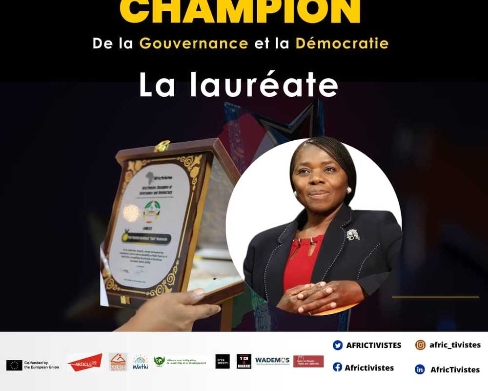 La sud-africaine, ancienne Médiatrice de la République,  Thuli Madonsela reçoit la distinction Champion AfricTivistes de la gouvernance et la démocratie 